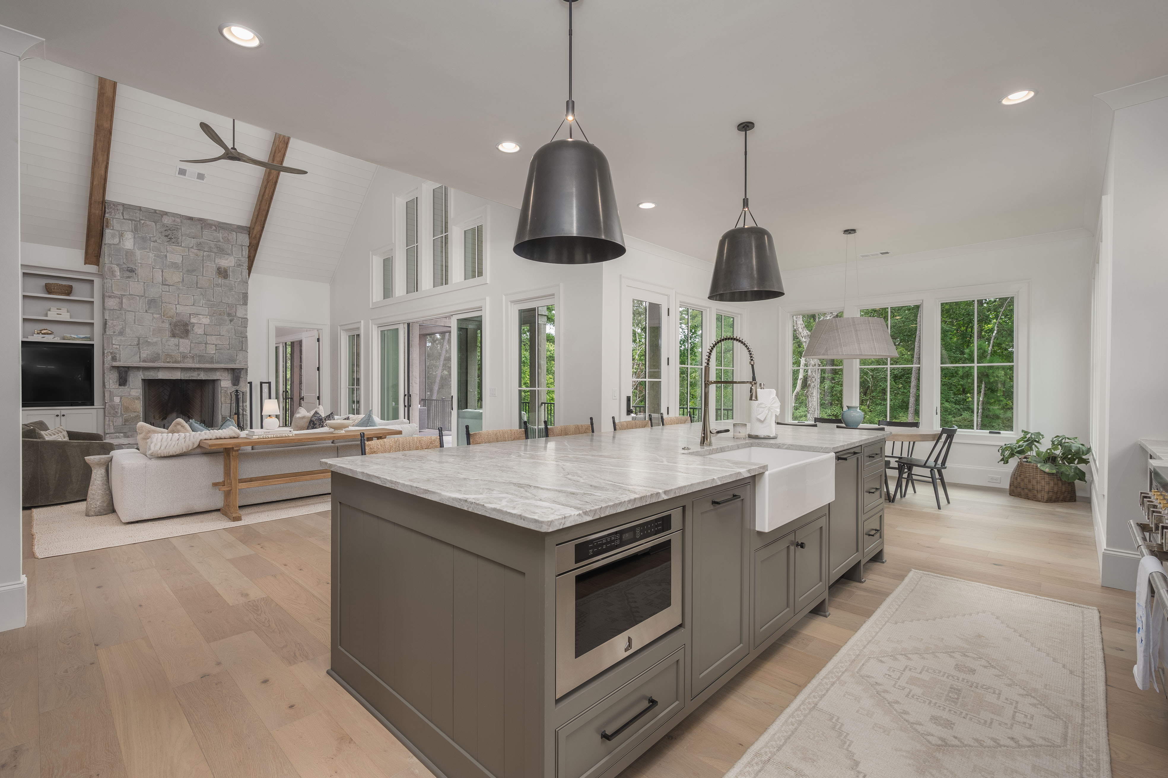 1020 Eastridge Loop image 11